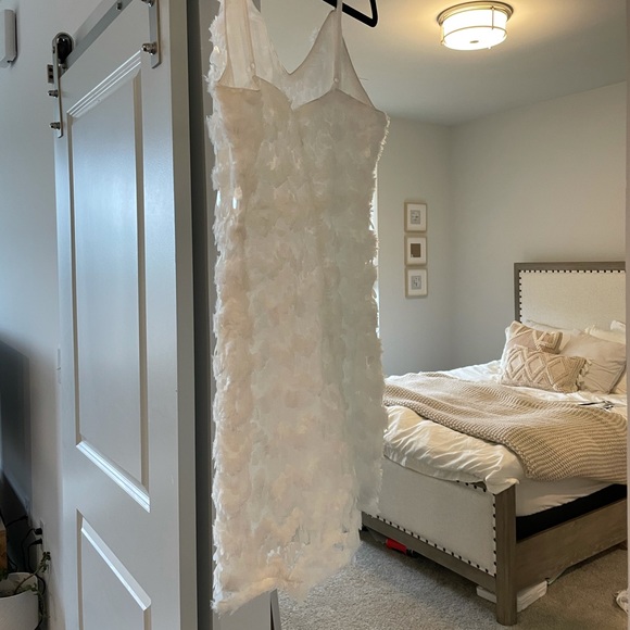 RED DRESS BOUTIQUE | white sequin dress EUC✨ - Picture 4 of 5